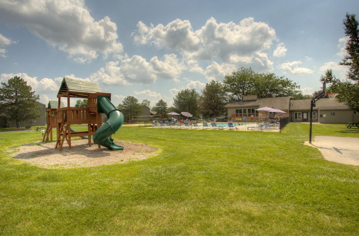 Photos and Video of Country Ridge Townhomes in Saginaw, MI